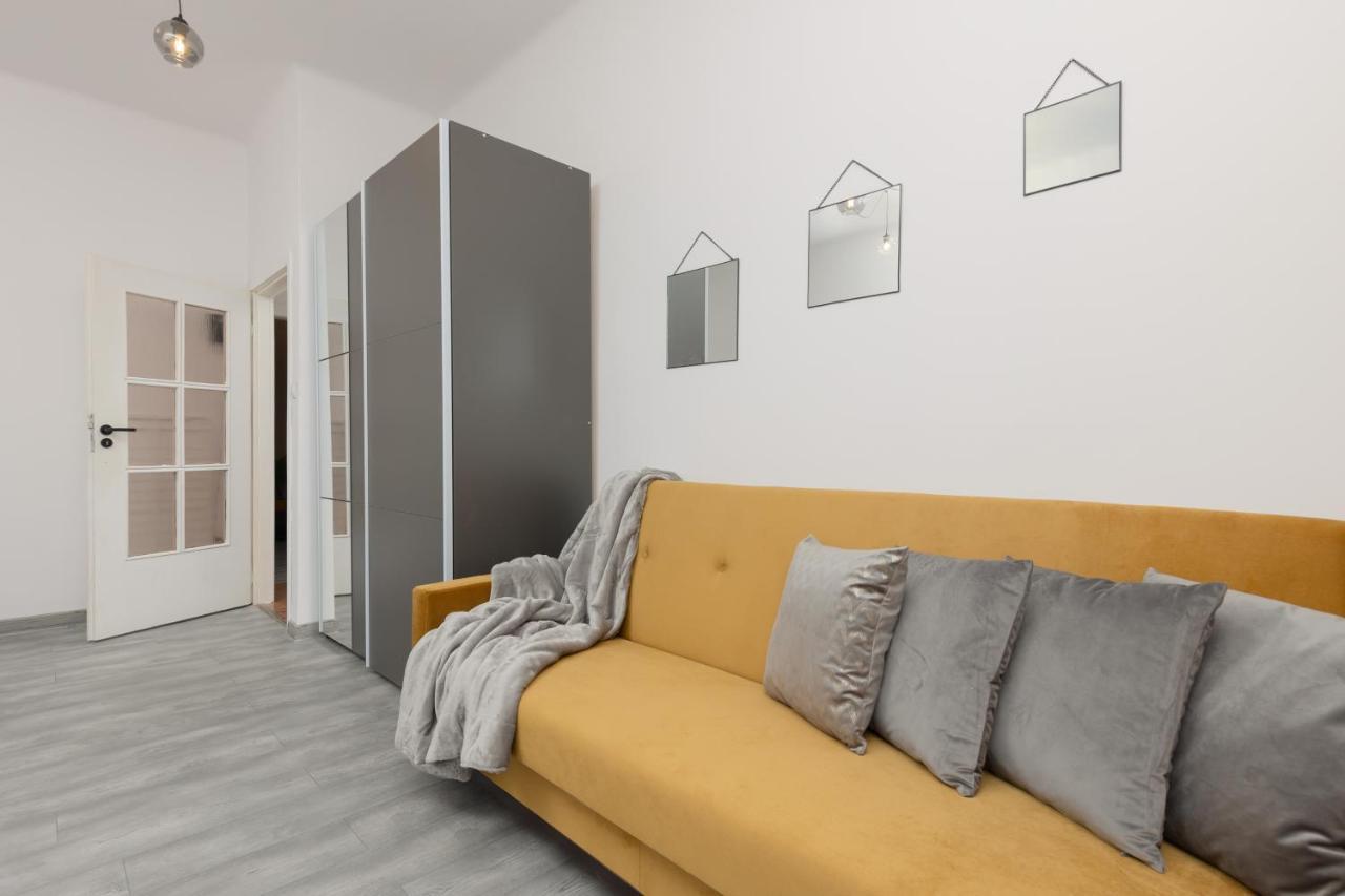 Metro Plac Wilsona Mickiewicza By Renters * Warszawa