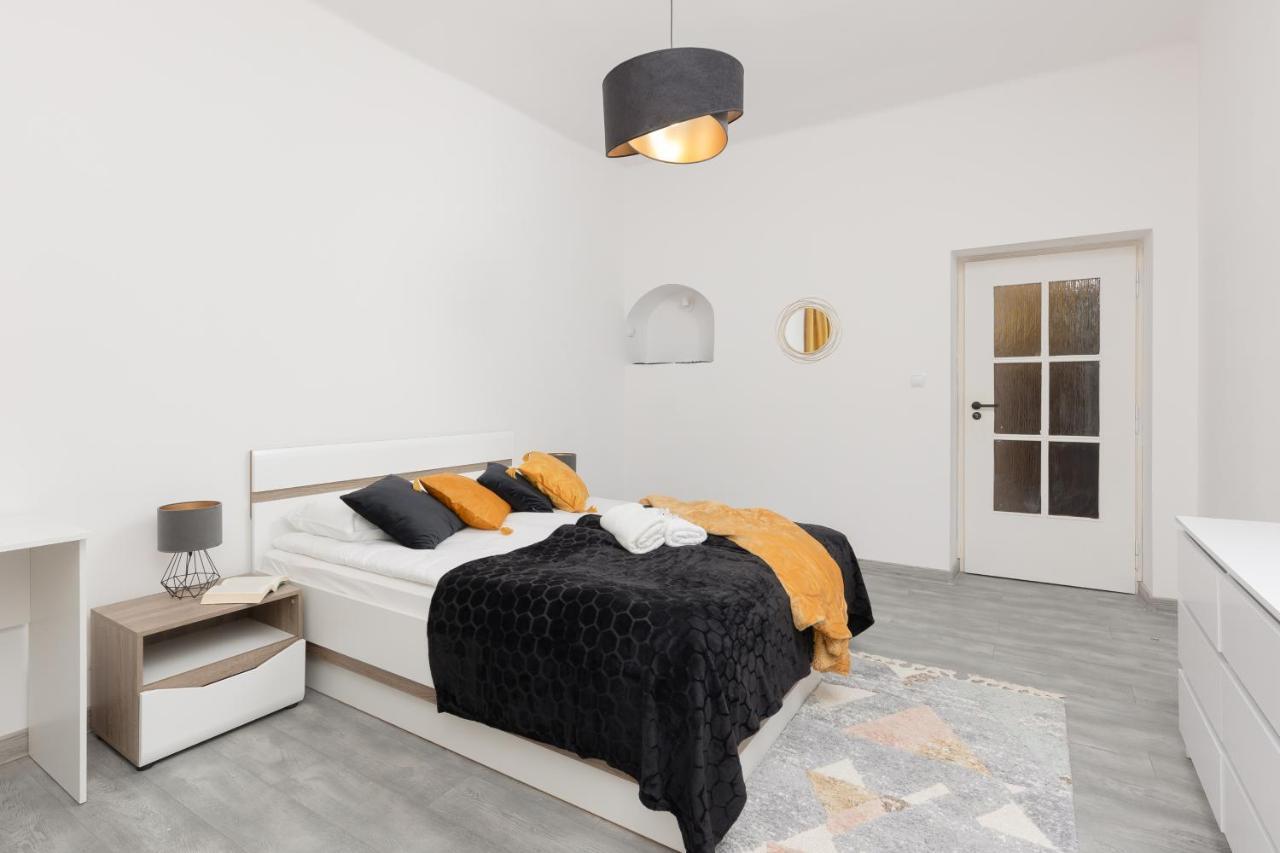 Metro Plac Wilsona Mickiewicza By Renters * Warszawa